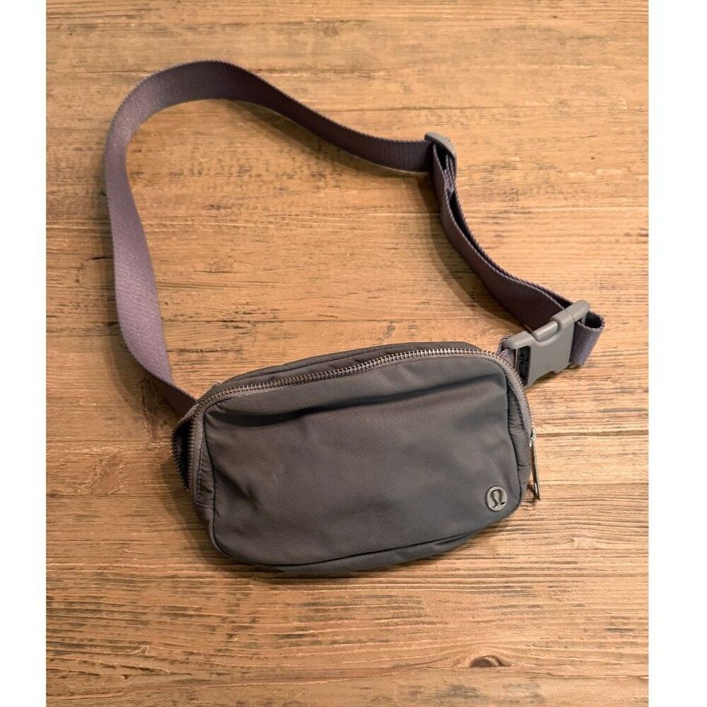 Lululemon - Everywhere Crossbody Belt Bag - Gray